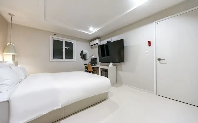 Oda (Deluxe rooms (net-flix possible latex)