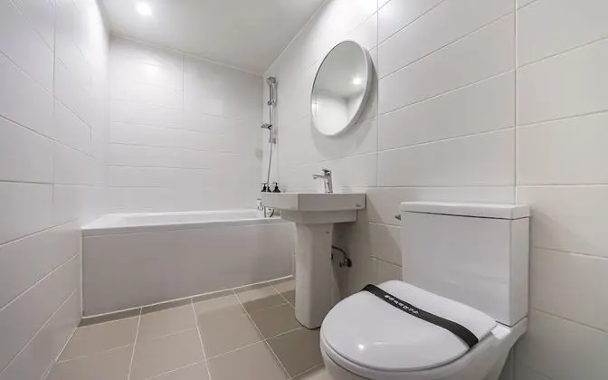 Oda (Deluxe rooms (net-flix possible latex)