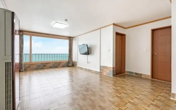 Oda (Paradise (bathtub))