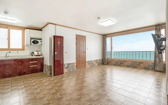 Oda (Paradise (bathtub))