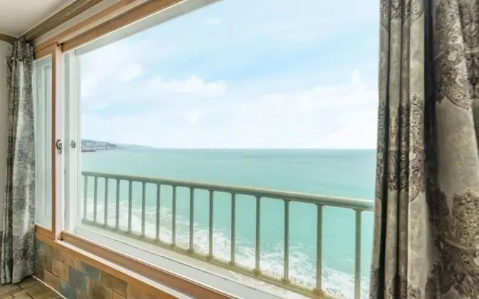 Oda (Paradise (bathtub))