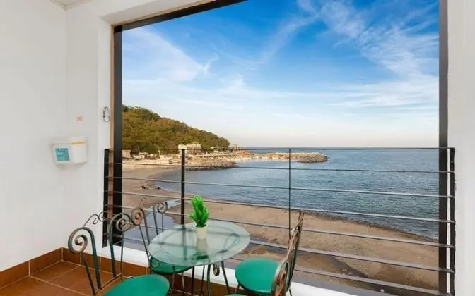 Oda (Room 402 (family) (duplex))