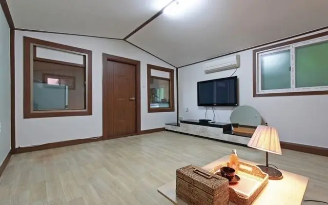 Oda (Ondol room (individual terrace))