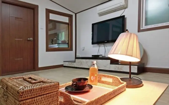 Oda (Ondol room (individual terrace))