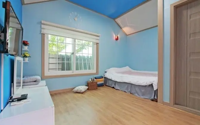 Oda (Small 2 (Individual Terrace))