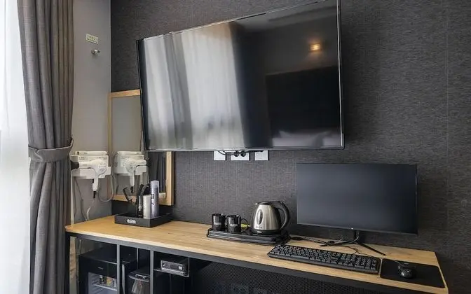 Oda (Non-Smoking Room (Netflix Wave 1PC))