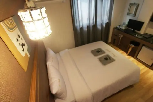 Oda (Semi deluxe room (net Netflix viewing)