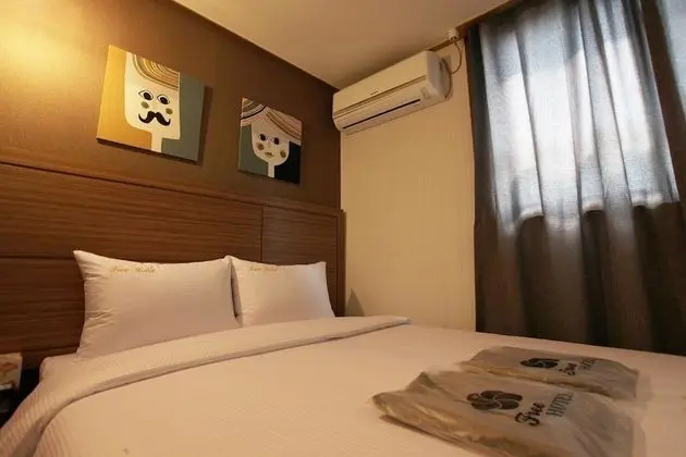Oda (Semi deluxe room (net Netflix viewing)