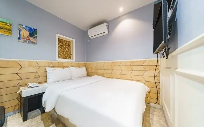 Oda (Standard (Netflix accommodation avail)