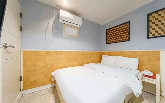 Oda (Standard (Netflix accommodation avail)