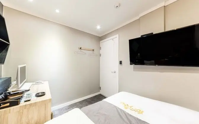 Oda (Mini Room (Internet search Netflix av)