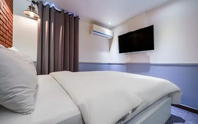 Oda (Comfortable Room  (Internet PC Netfli)