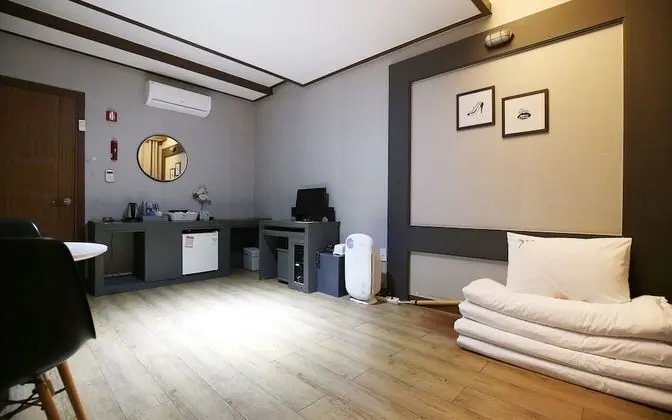 Oda (On-dolOndol Room)