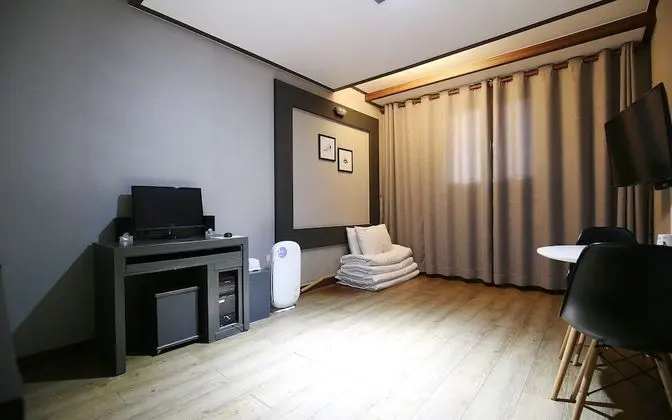 Oda (On-dolOndol Room)