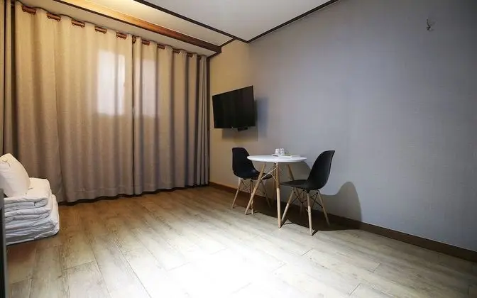 Oda (On-dolOndol Room)