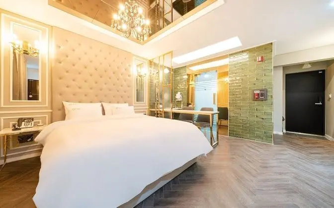 Oda (VIP Room (styler Netflix air purifier)