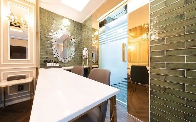 Oda (VIP Room (styler Netflix air purifier)