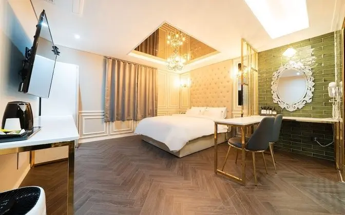 Oda (VIP Room (styler Netflix air purifier)