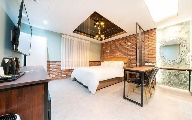 Oda (VIP Room (styler Netflix air purifier)