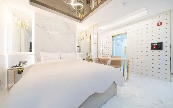 Oda (VIP Room (styler Netflix air purifier)