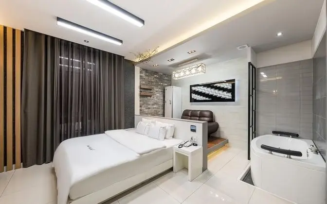 Oda (Drive-in-VIP (with styler))