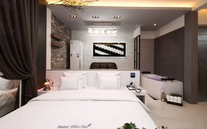 Oda (Drive-in-VIP (with styler))