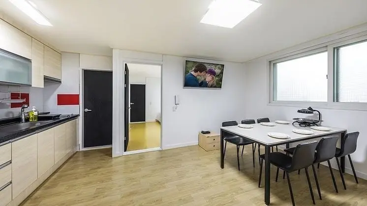 Mini Two Room
