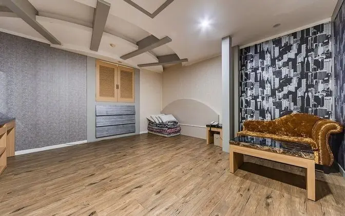 Oda (Ondol (Netflix available))