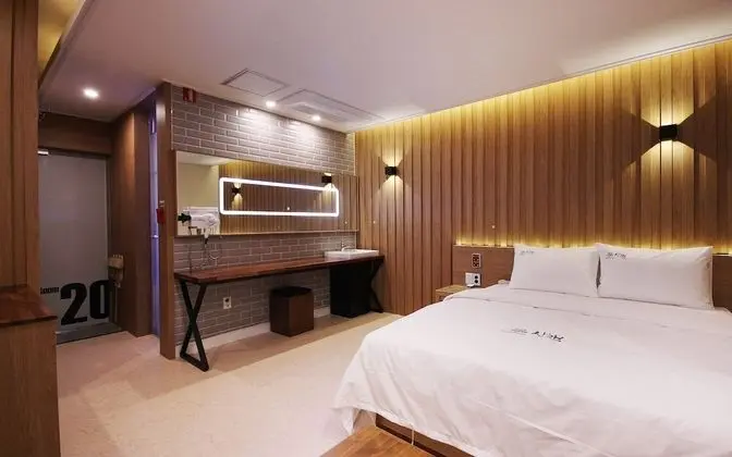 Oda (Deluxe A [Large bathtub PC TV 65 inch)