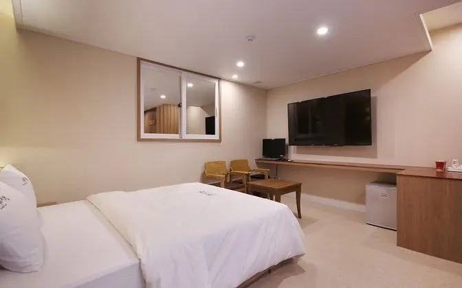 Oda (Deluxe A [Large bathtub PC TV 65 inch)