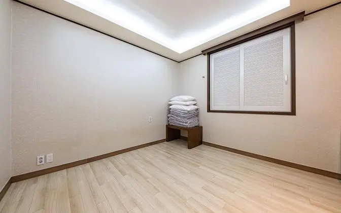 Oda (Deluxe Korean Room (Bidet PC Netflix )