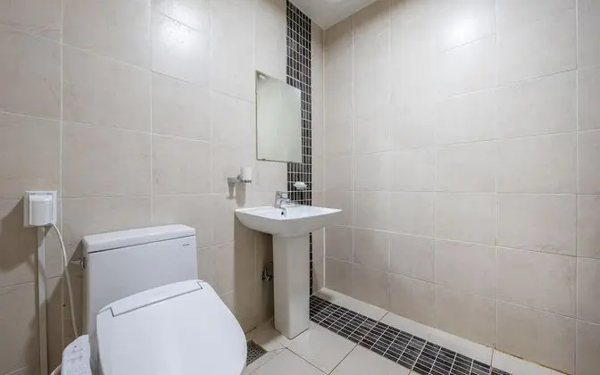 Oda (Deluxe Korean Room (Bidet PC Netflix )