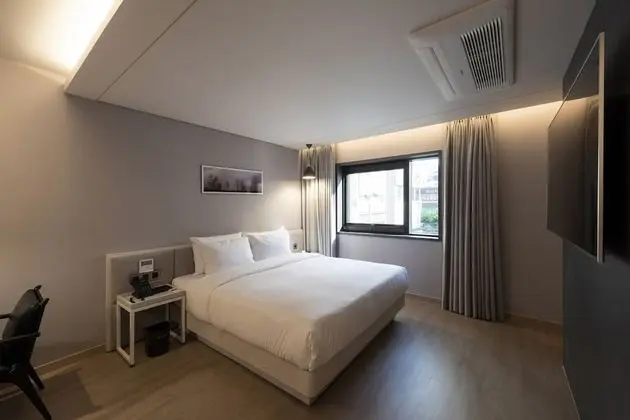 Deluxe Tek Büyük Yataklı Oda