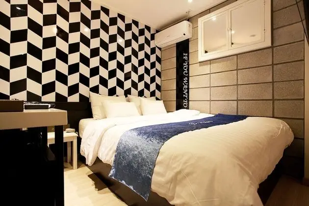 Oda (General room (Couple PC Netflix viewi)