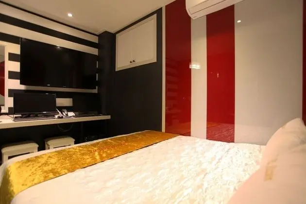 Oda (General room (Couple PC Netflix viewi)