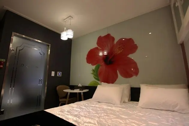 Oda (General room (Couple PC Netflix viewi)