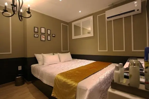 Oda (General room (Couple PC Netflix viewi)