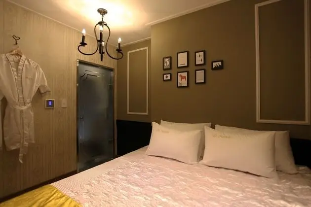 Oda (General room (Couple PC Netflix viewi)