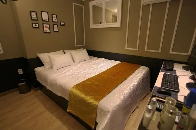 Oda (General room (Couple PC Netflix viewi)