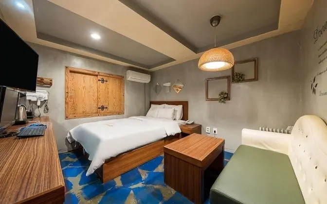 Oda (DELUXE (NETFLIX viewing available PC )