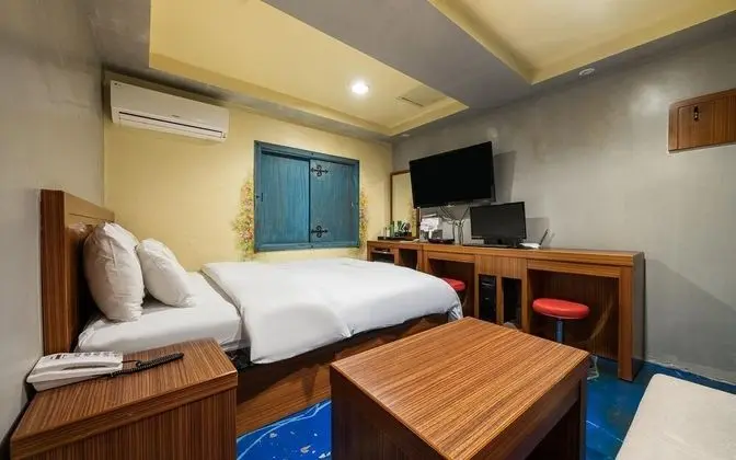 Oda (DELUXE (NETFLIX viewing available PC )