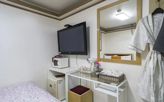 Oda (Standard room (Netflix available))