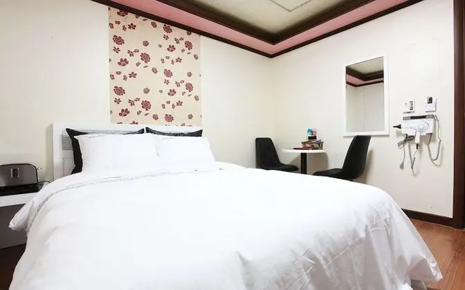 Oda (Semi-special Room (Netflix Available))