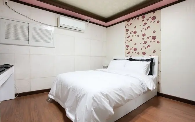 Oda (Semi-special Room (Netflix Available))