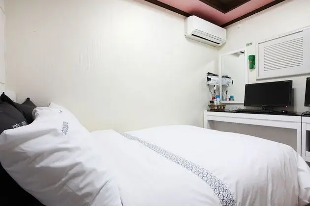 Oda (Standard Room (Netflix Available))