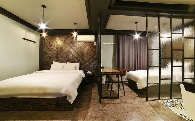 Oda (Suite (double single bed full bath Ne)