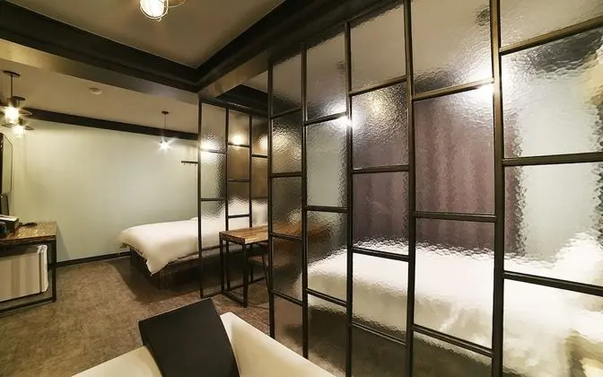 Oda (Suite (double single bed full bath Ne)