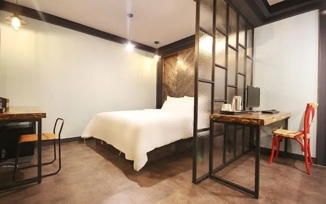 Oda (Suite (double single bed full bath Ne)