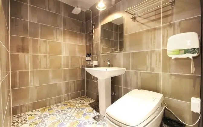 Oda (Suite (double single bed full bath Ne)