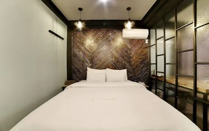 Oda (Suite (double single bed full bath Ne)